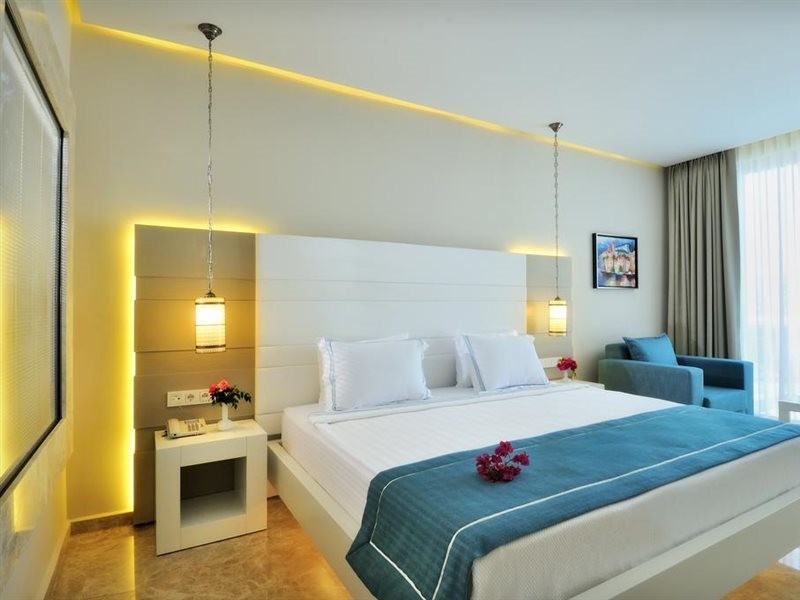 Lugga Boutique Beach Hotel