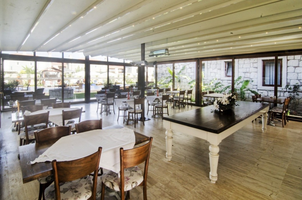 Albeon Hotel (14 Km Away From Cesme)(Also Known As Alacati Pupil Hotel)