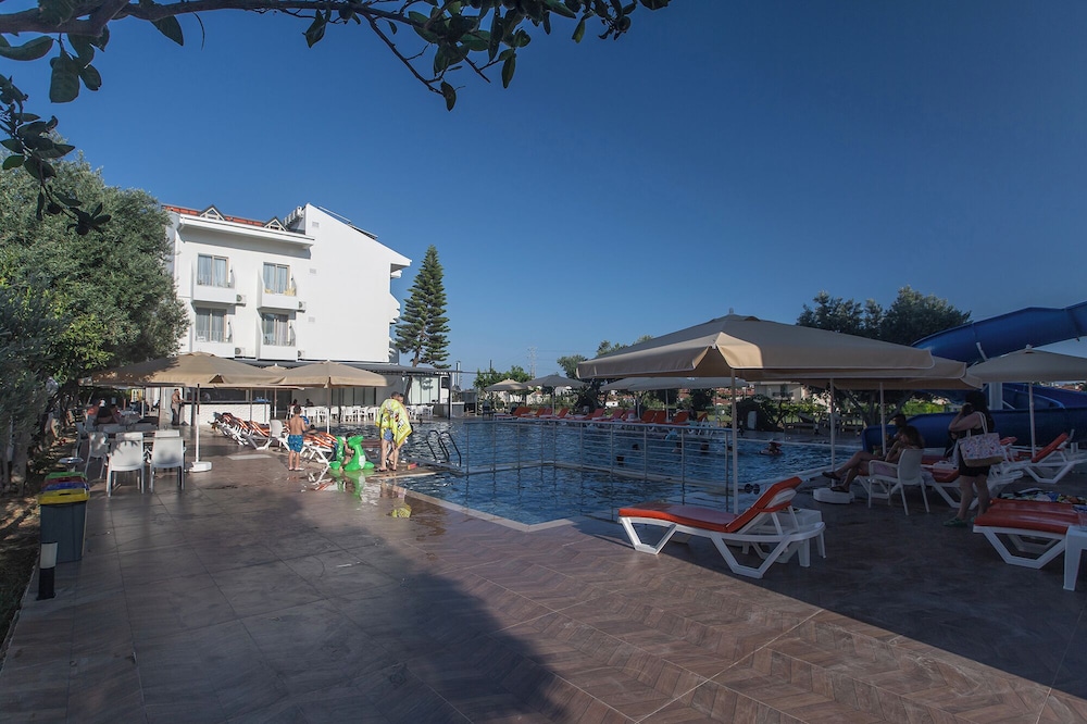 Side Azalia Garden (62 Km Away From Antalya)