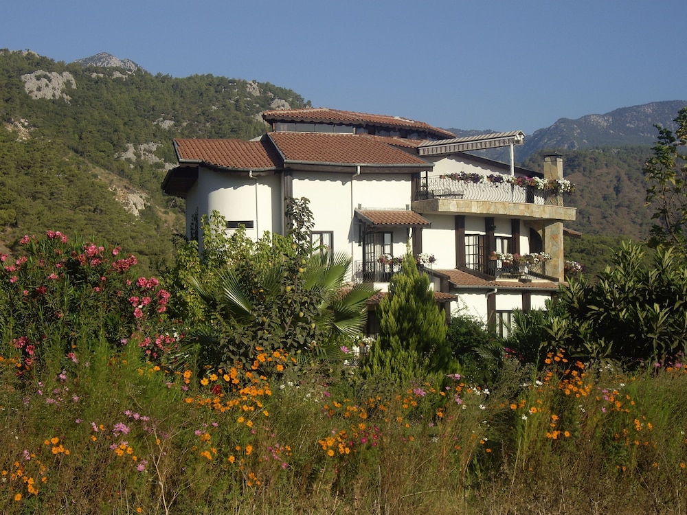 Hemerans Anatolia Otel(67 Km Away From Antalya)
