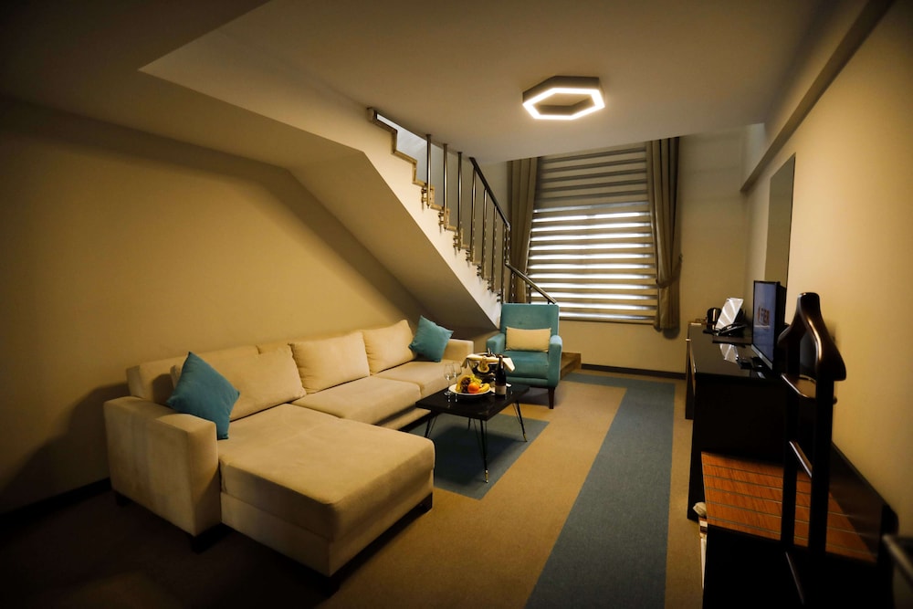 Fier Life Center(Also Known As Fier Boutique Hotel Boutique Class)