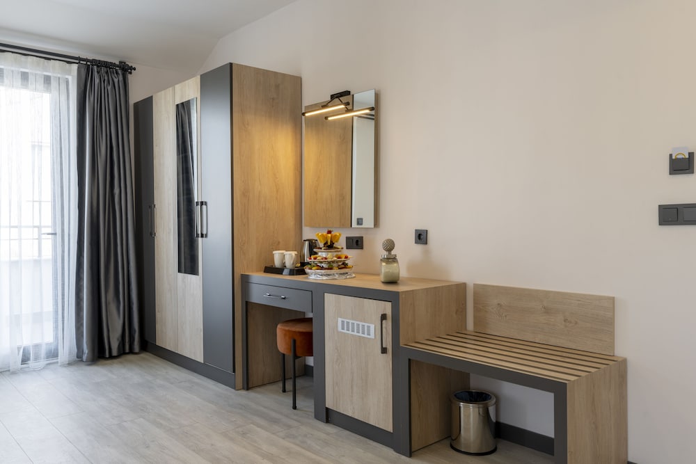Irenic Hotel