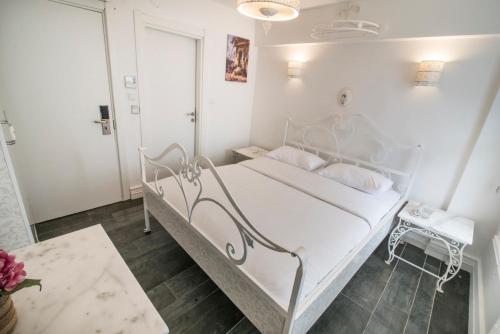 Buyukada Port Hotel (31km Away From Istanbul0