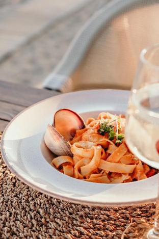 Raw Beach Hotel