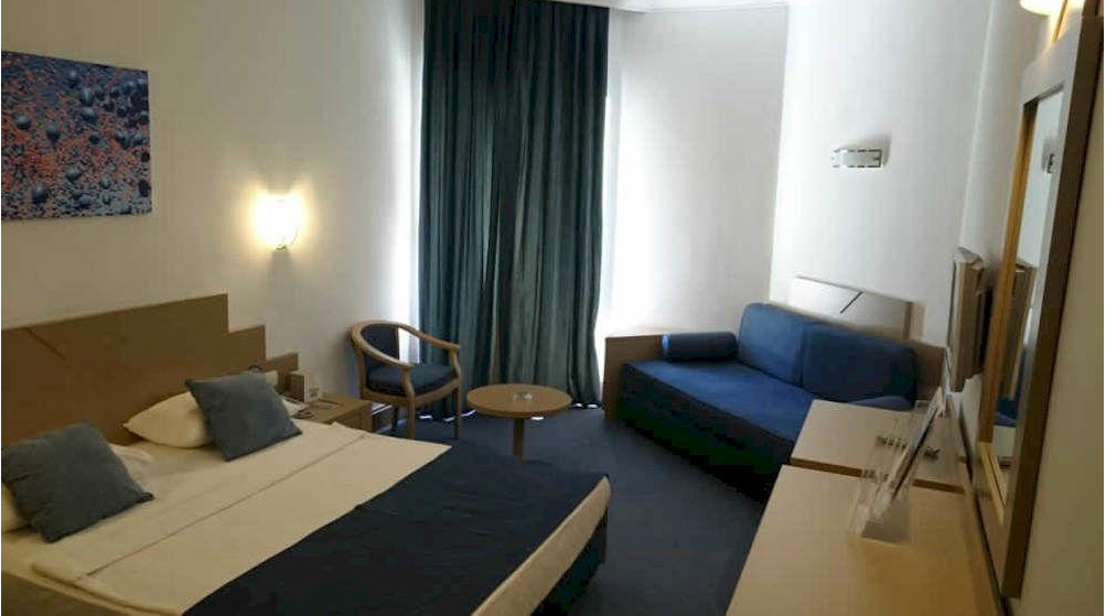 Larissa Vista Hotel (also Known As Larissa Vista Hotel)