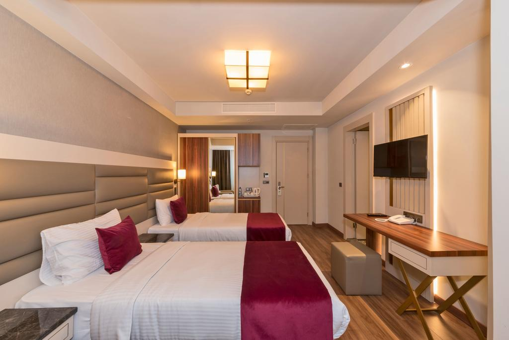 Golden Royal Hotel And Spa