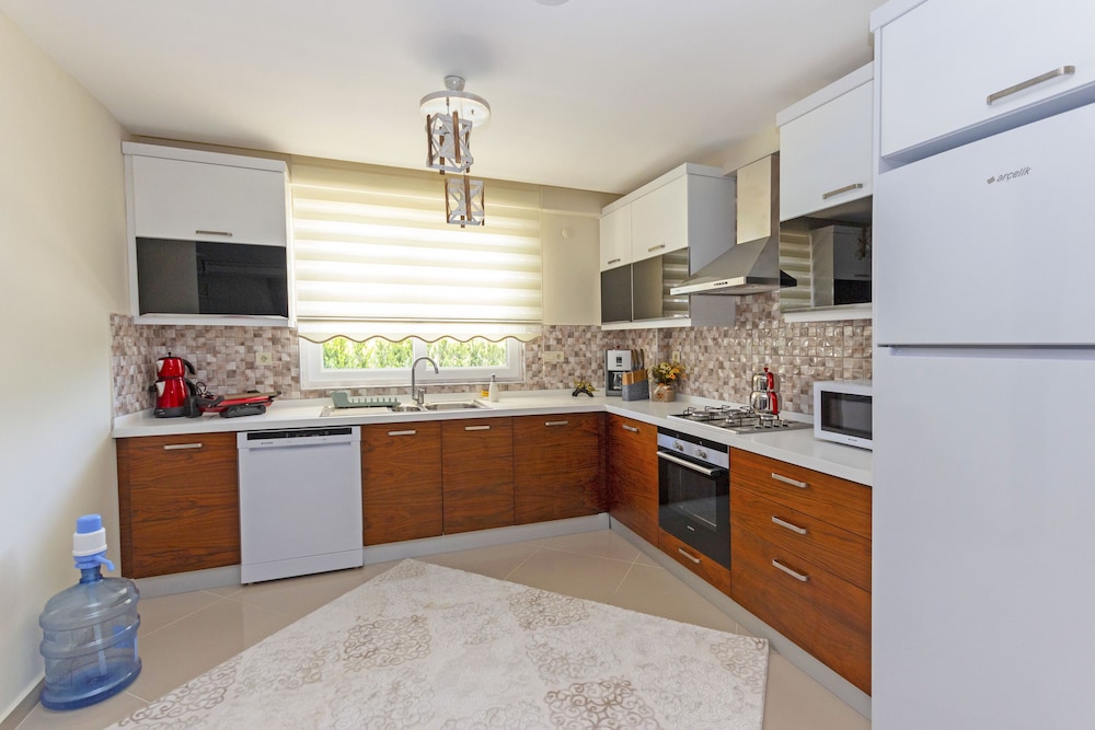 Paradise Town Villa Beltania(37Km Away From Antalya)