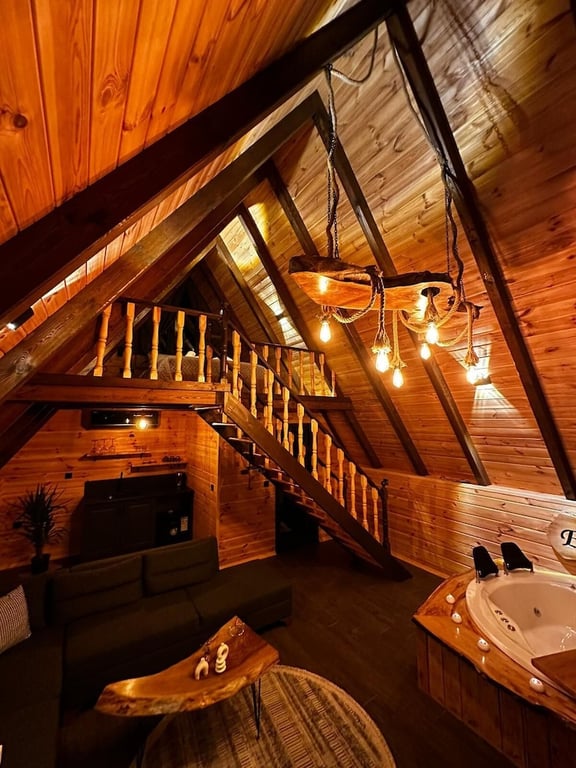 Eloi Suit Bungalov (limited Hours Front Desk Need To Contact Property In Advance)