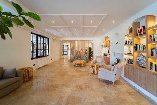 Club E Hotel