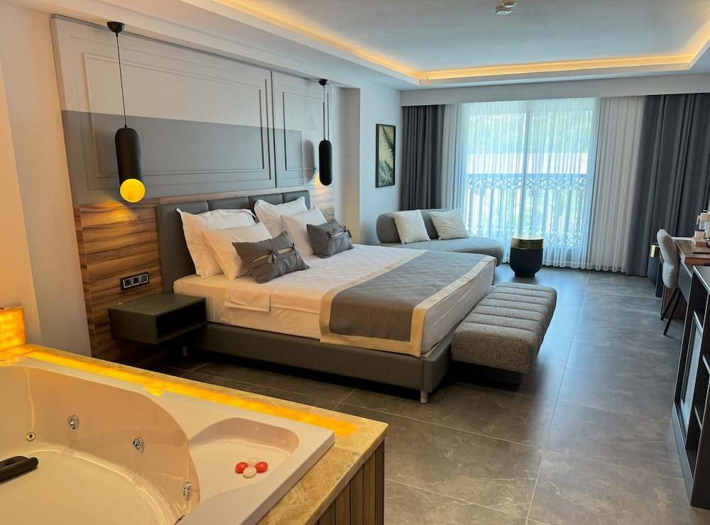 Telmessos City Hotel