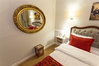 Konak Suites(No Front Desk Contact The 5 Days In Advance)