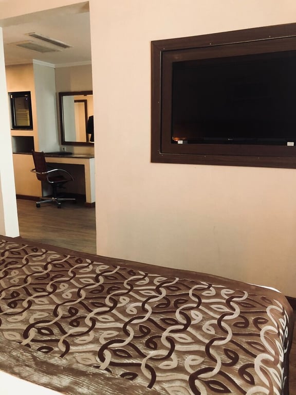 Adela Hotel
