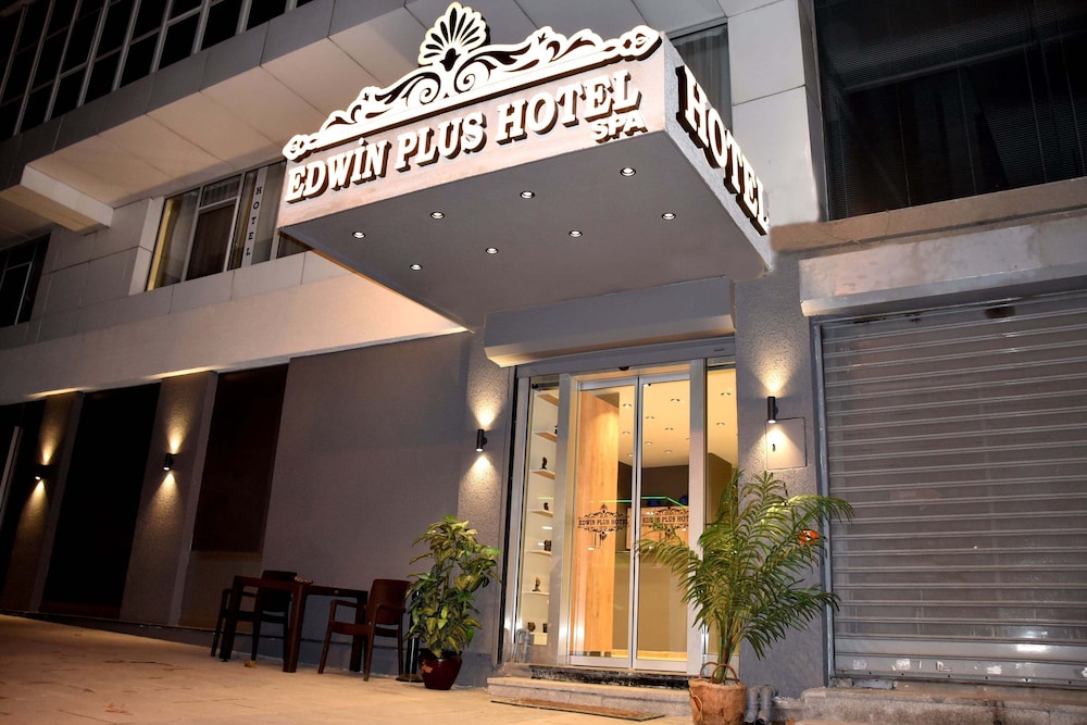 Edwin Plus Hotel (25Km Away From Istanbul)
