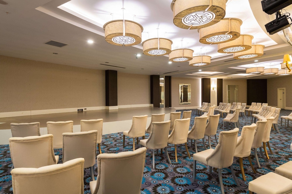 Kirman Belazur Resort And Spa All Inclusive(51 Km Away From Antalya)(does Not Accept Men Only Bookings)
