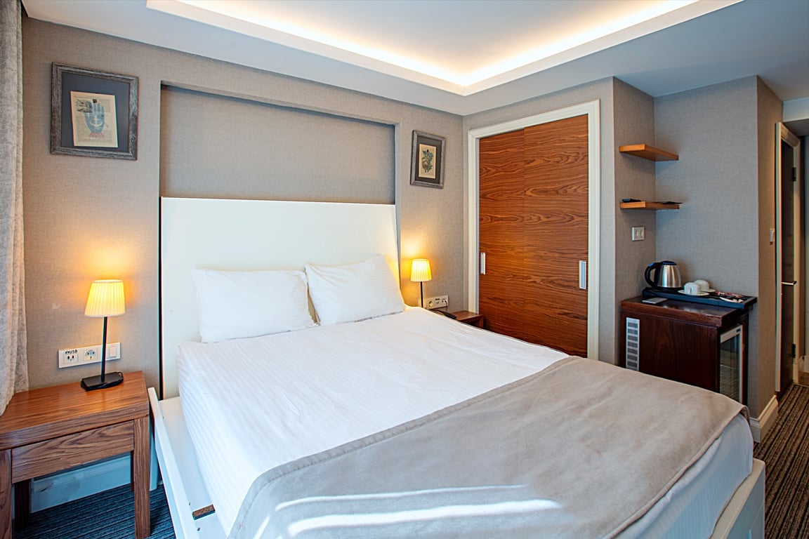 Aston Hotel