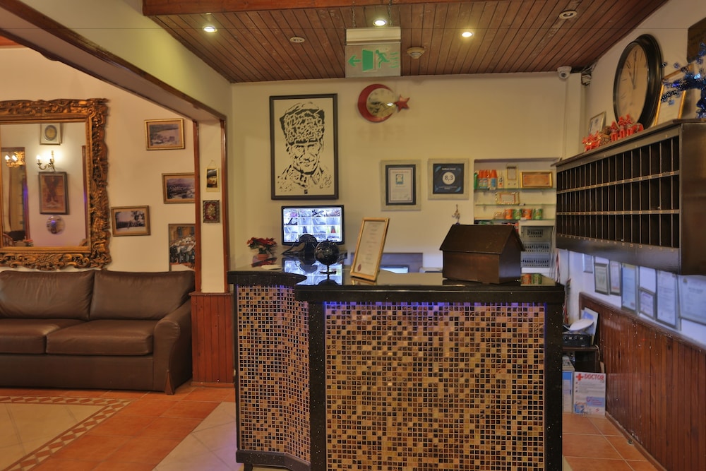 Gallion Hotel
