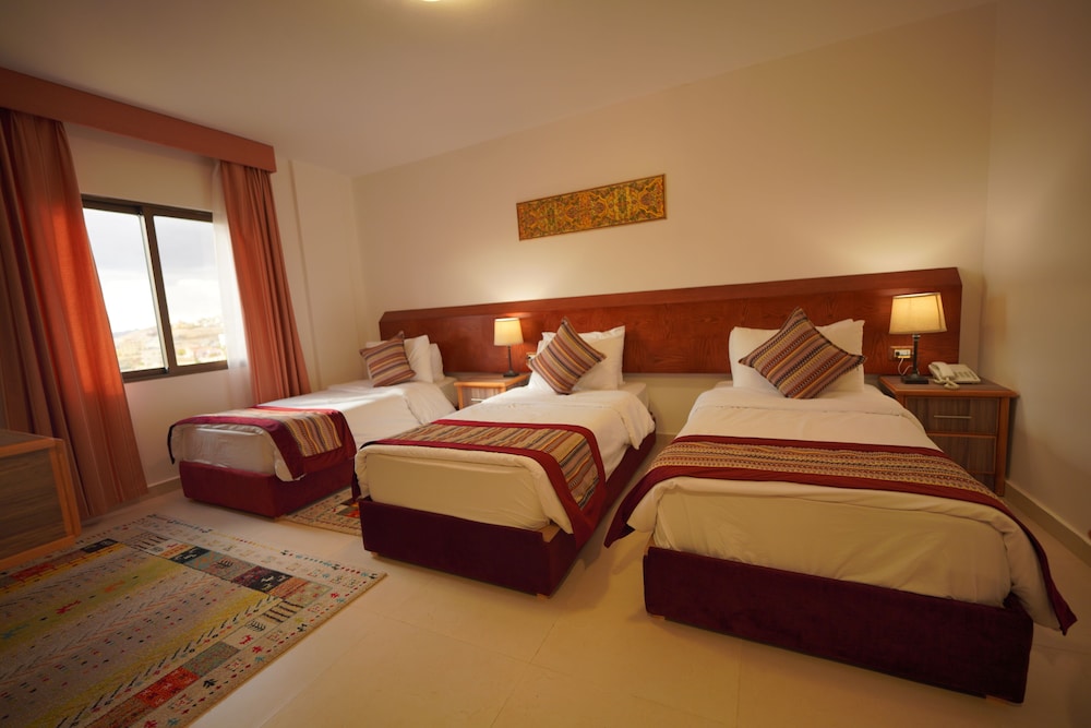 Petra Plaza Hotel