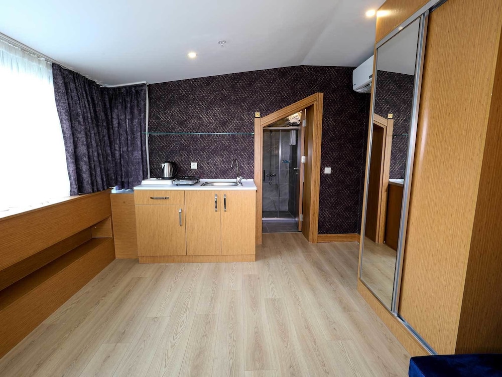 Grand Elmira Suites