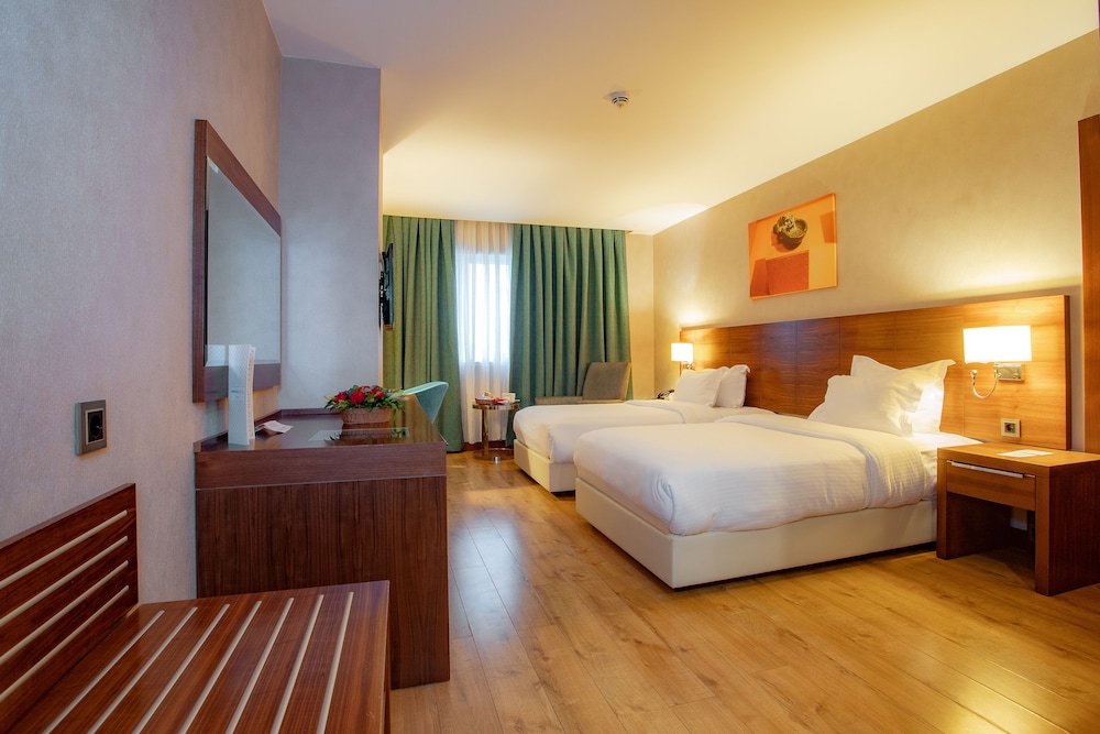 Nevali Hotel And Convention Center