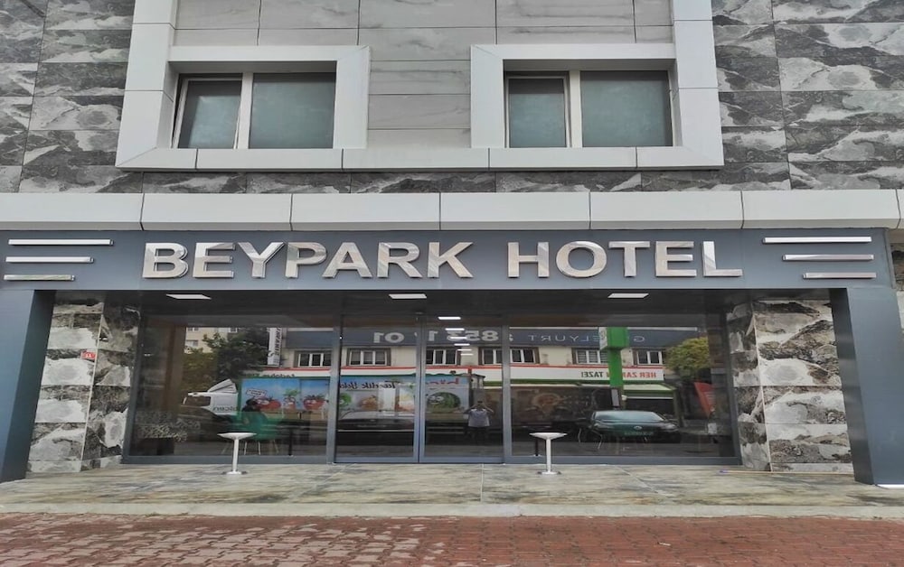 Beypark Hotel (38Km Away From Istanbul)