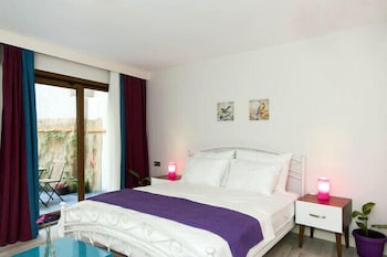 35 Tam (The Front Desk Is Open Daily From 9 Am 11 Pm Please Contact The Property 5 Days In Advance)
