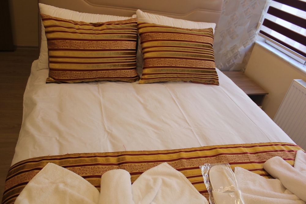 Gorur Hotel