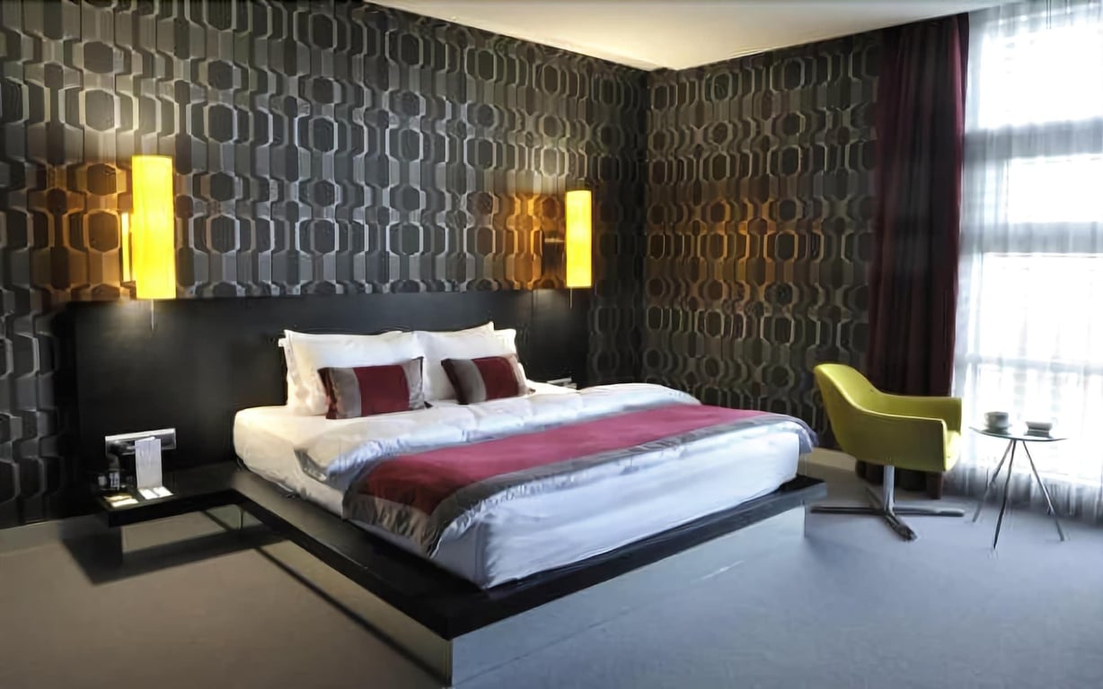 Vernazza Suites Hotel