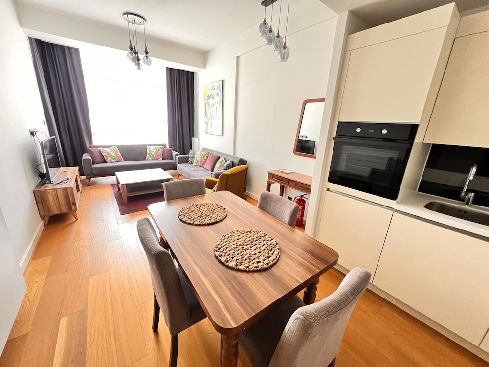 G Tower Residence Apartment Rentals(24Km Away From Istanbul)