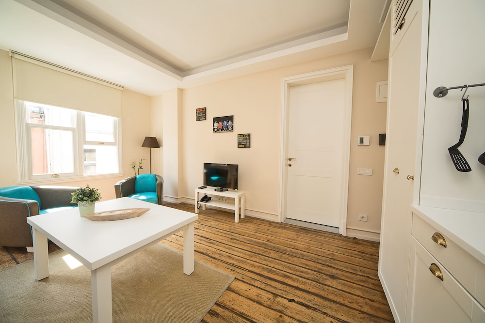 Galata Tower Vip Apartment Suites (Also Known As:Galata Vista Suites)