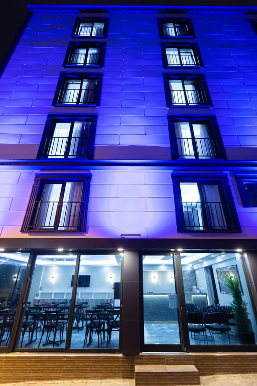 Ria Suites Hotel