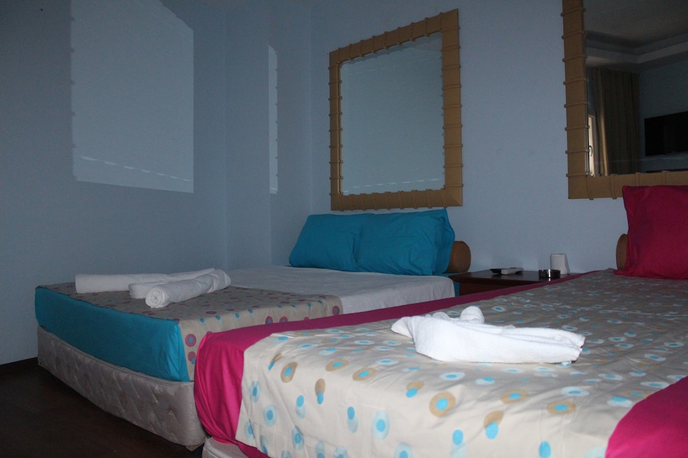 Sen Hotel (24km Away From Antalya)