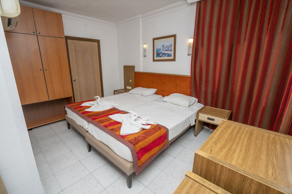 Carmen Suite Hotel (132km Away From Antalya)