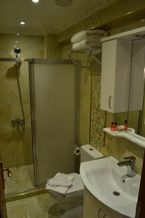 Peradise Hotel