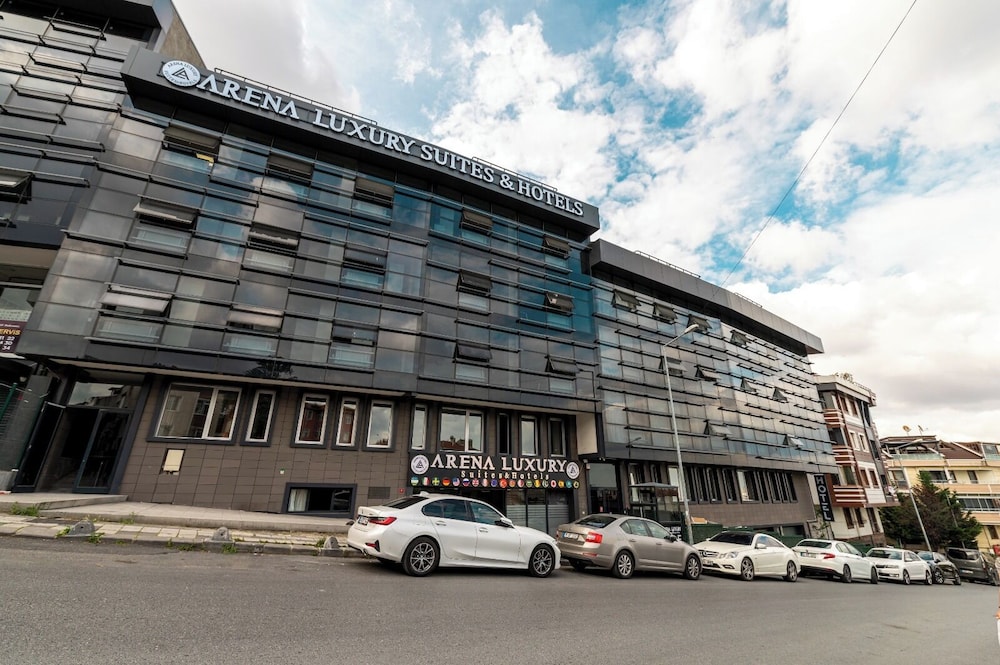 Royal Luxury Hotels Suites (Also Known As Arena Luxury Hotels) (20Km Away From Isntanbul)