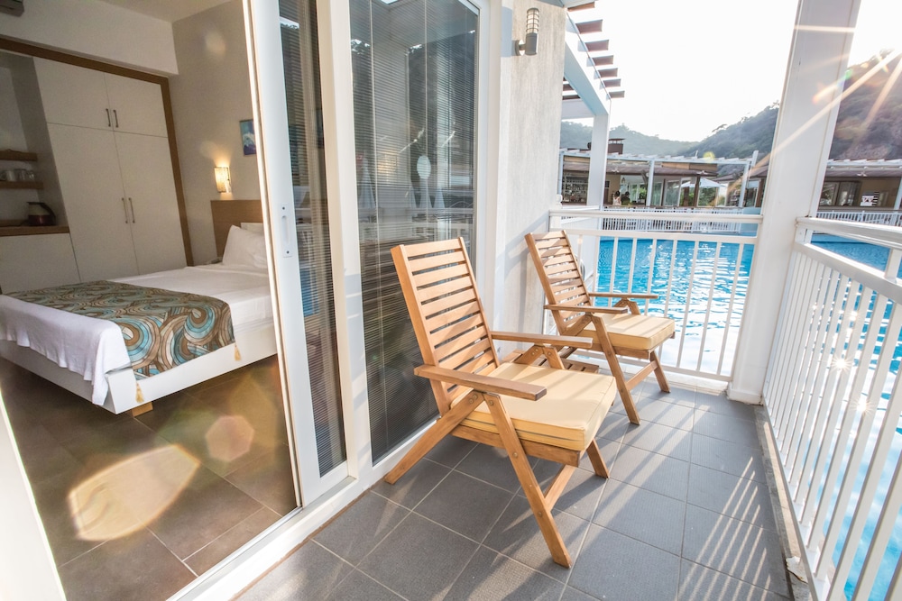 Mozaik Swim Up Apartments And Hotels