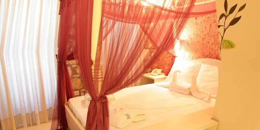 Igdeli Han Hotel
