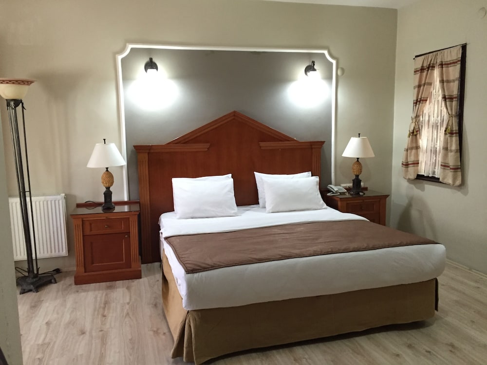 Elit Hotel Corlu(39km Away From Tekirdag)