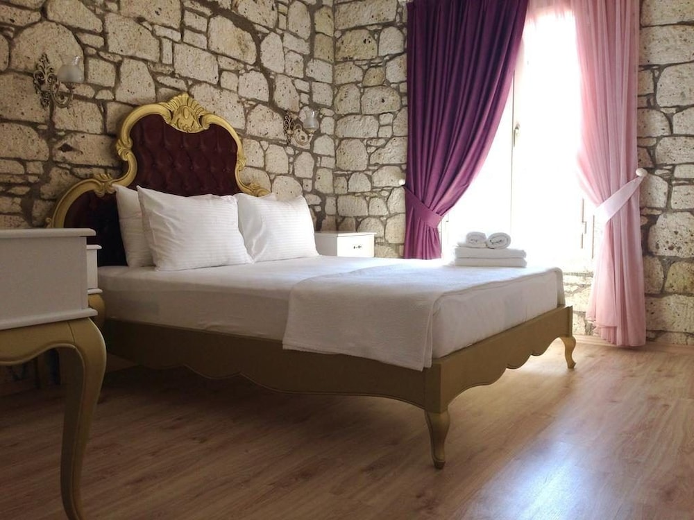 Alacati Alaris Hotel(Limited Hour Front Desk)