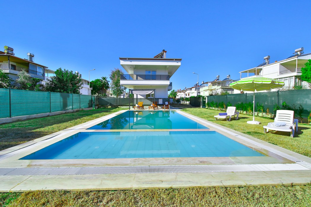 Ev Apartments (Also Knowa Ntalyan As Ev Villas) (47 Km Away From)