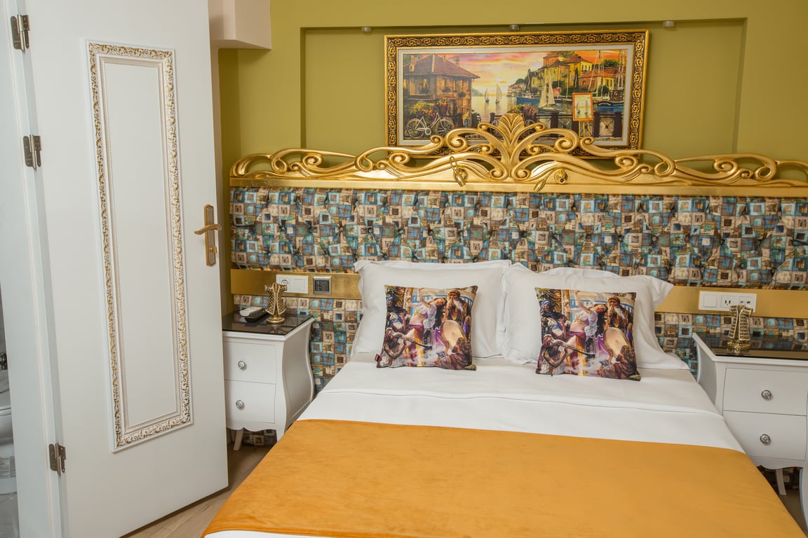 Atlantis Royal Hotel