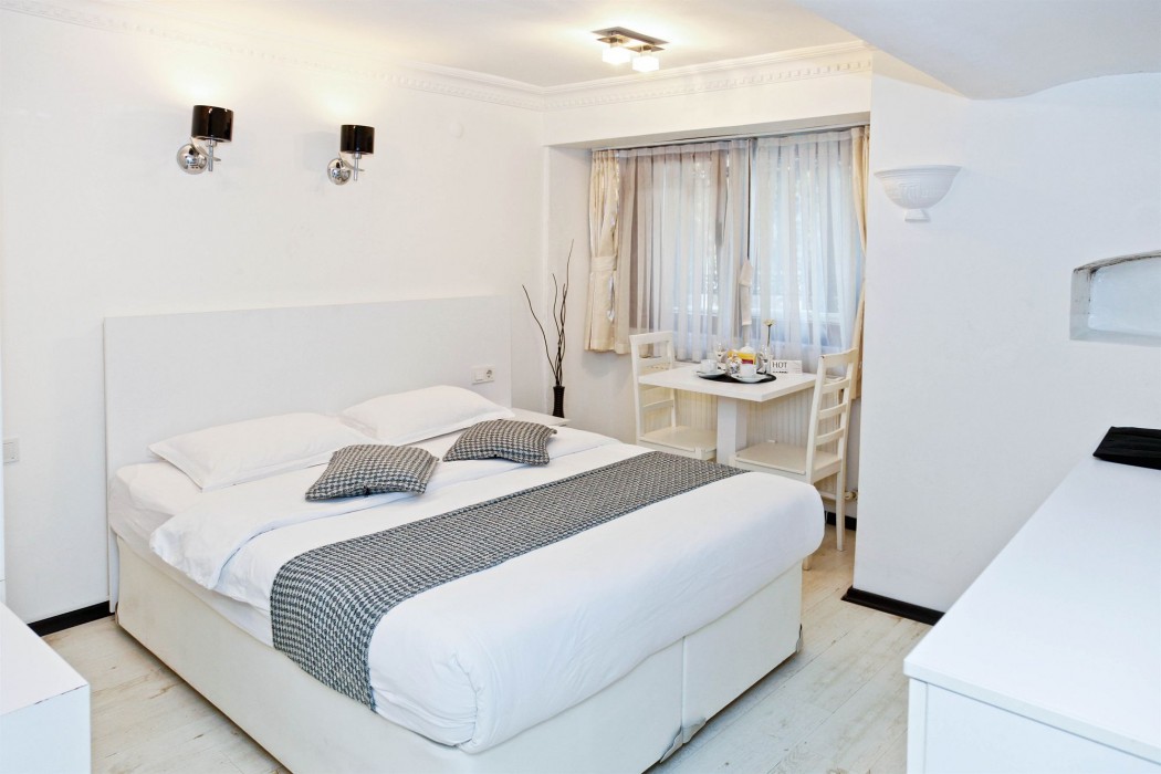 Royal Pera Taksim (Also Known As Metro Suites Taksim/Hot Suites Taksim)
