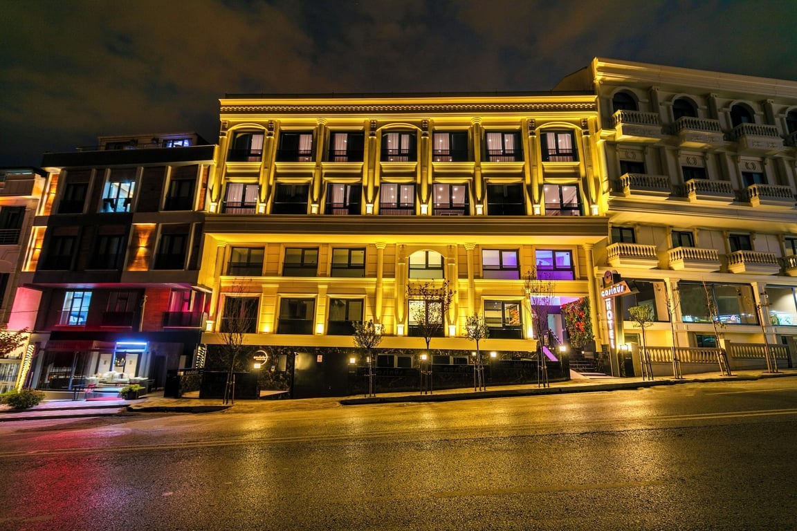 Cosi̇nus Ai̇rport Hotel