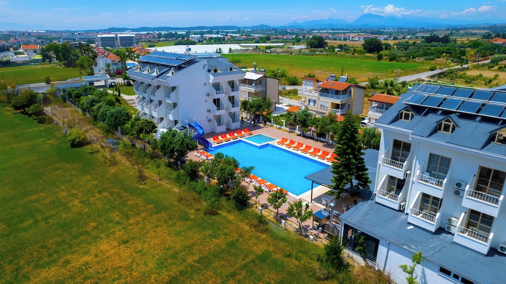 Side Azalia Garden (62 Km Away From Antalya)