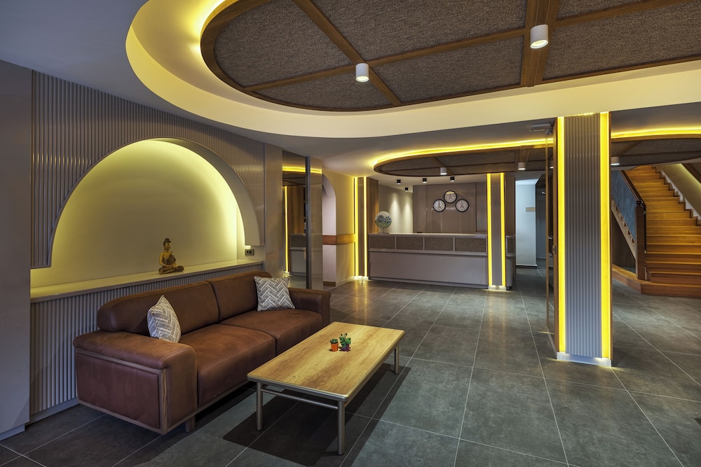 Monk Resort Hotel (26km Away From Antalya)