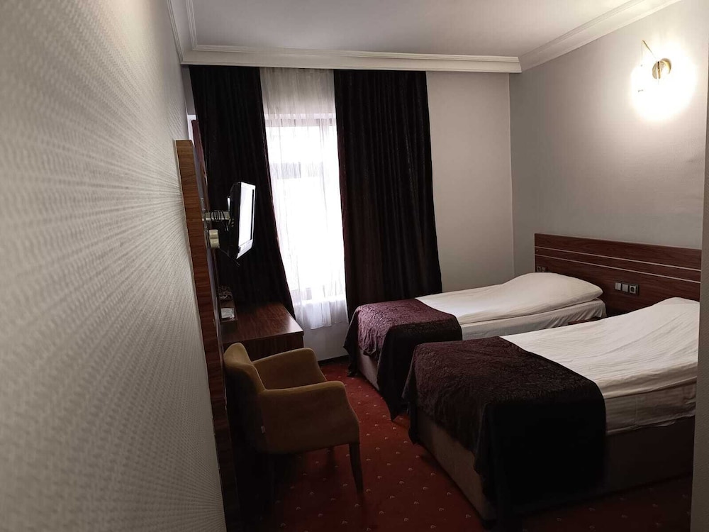 Pirotel Hotel