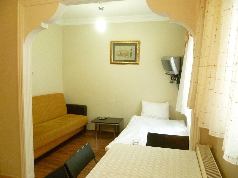 Ekim Apartment (No Front Desk Need To Contact Property 7 Days In Advance)