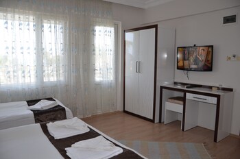Hotel Simsek(110km Away From Antalya)