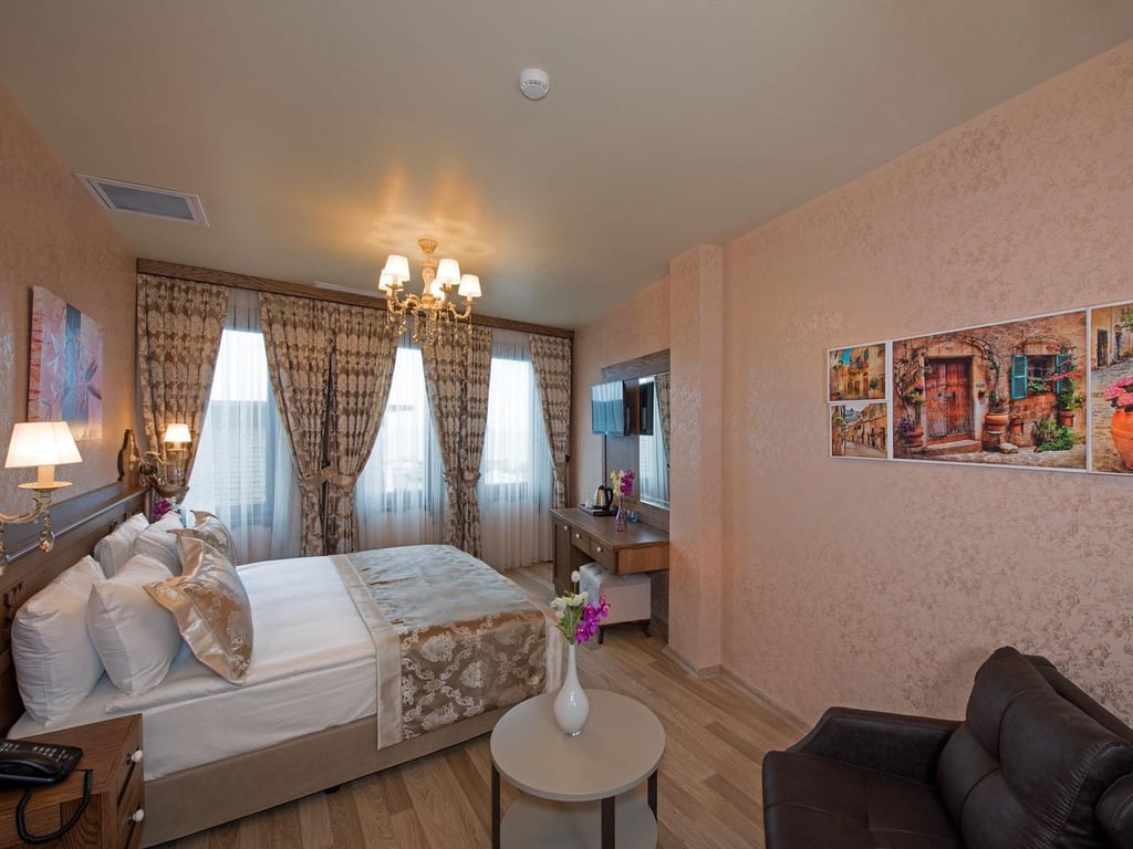 Perapolis Hotel