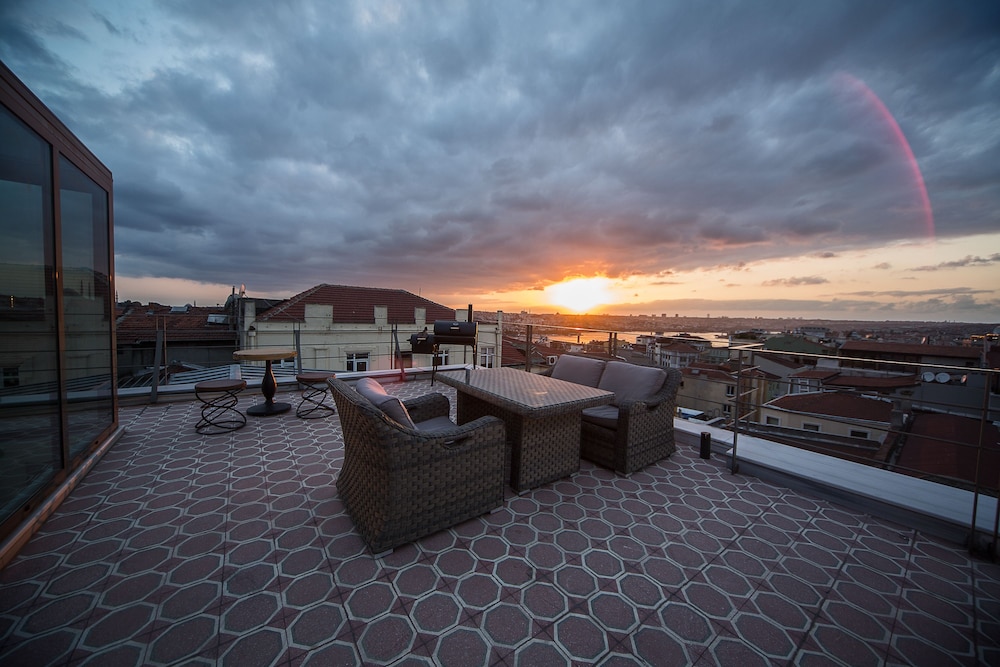 Galata Tower Vip Apartment Suites (Also Known As:Galata Vista Suites)