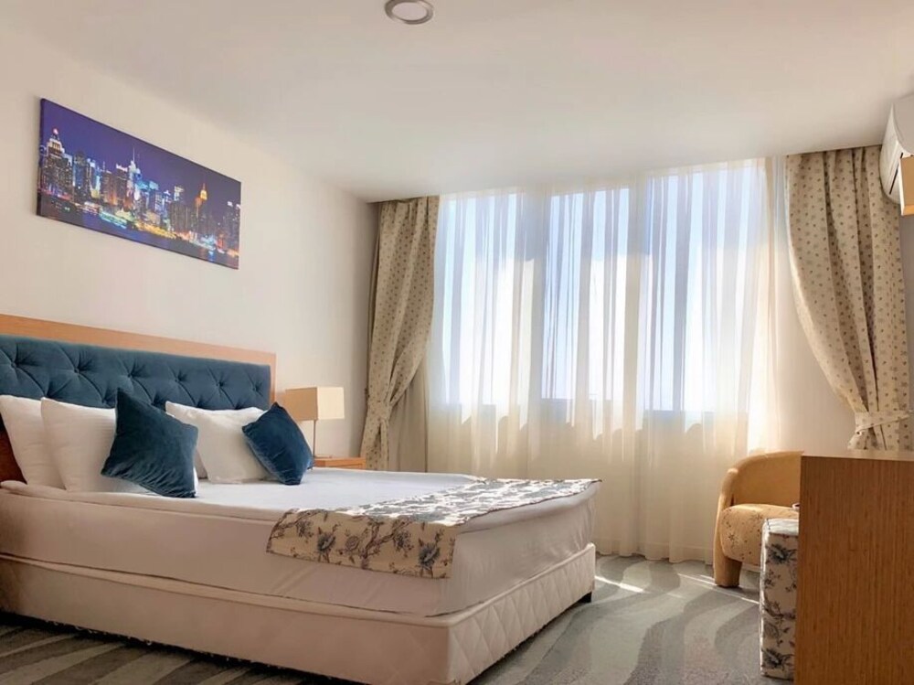 Regna Hotel